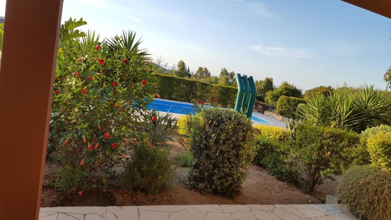 Appartamento In Splendido E Riservato Villaggio, Marina Di Tertenìa Екстериор снимка